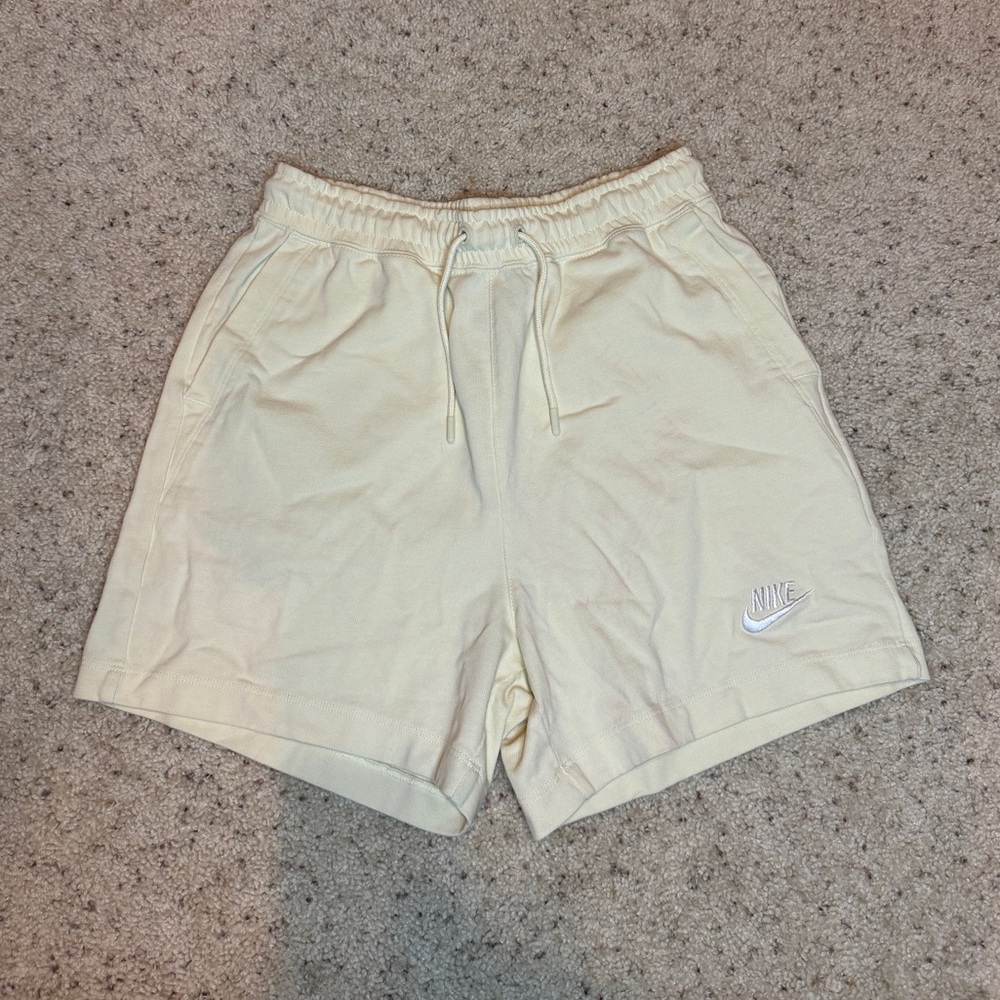 NIKE — Nike Sportswear Club Fleece Women's Mid-Rise Shorts
